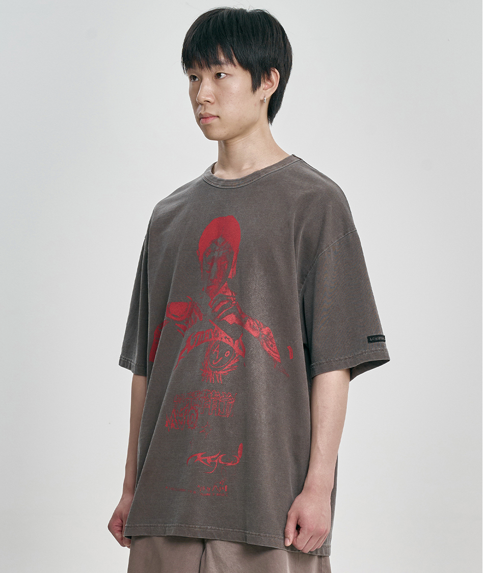 Pseudo Knight Tee DARK BROWN