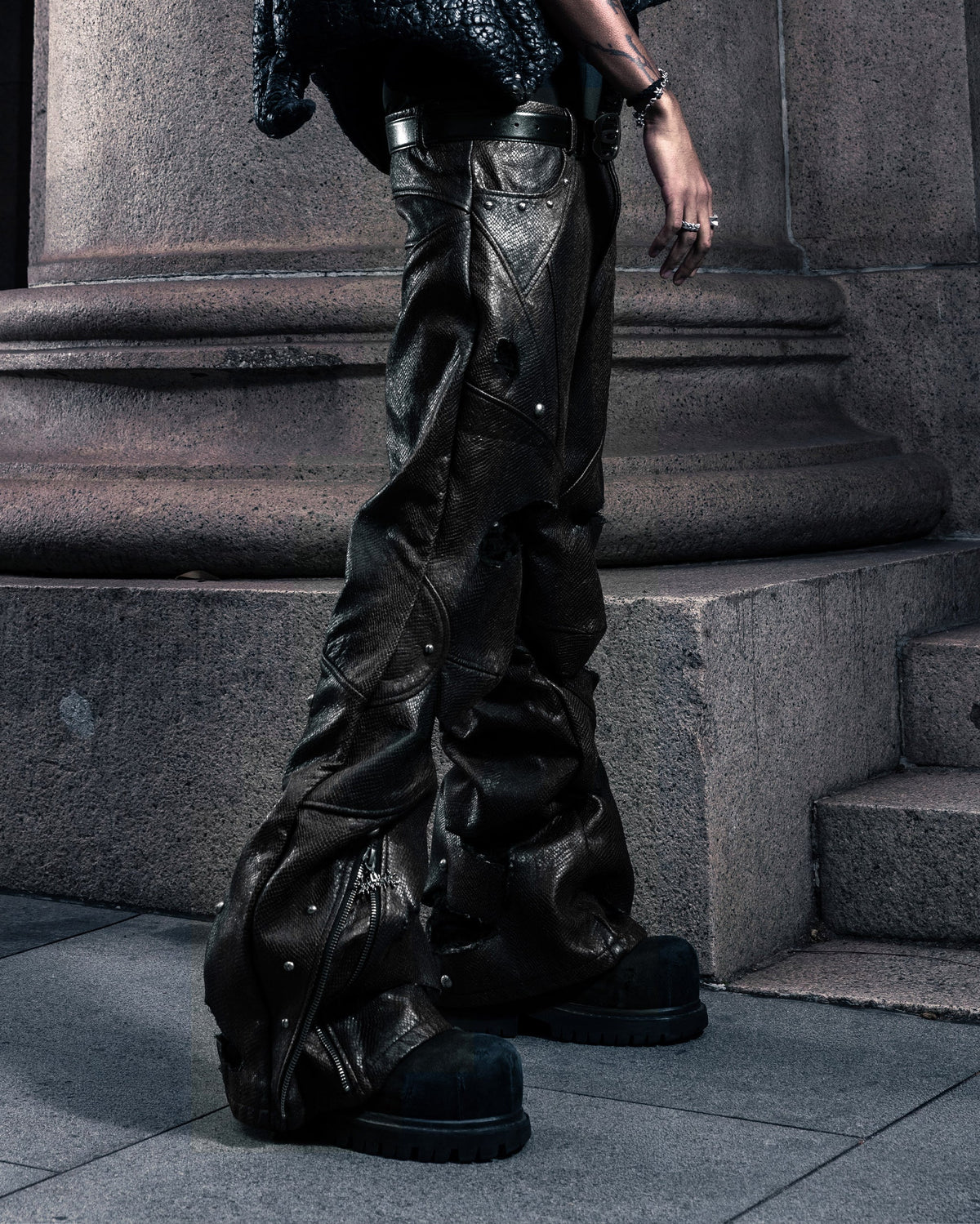 SSN V.05 Snake Skin Denim Distressed Flared Pants BLACK