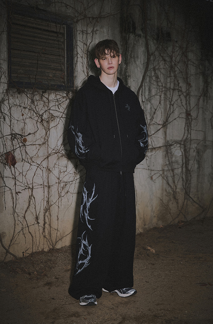 Dagger Tribal Logo Hood Zip Up BLACK