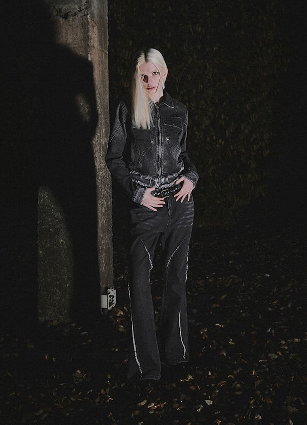W Cut Off Incision Vintage Denim Jacket BLACK