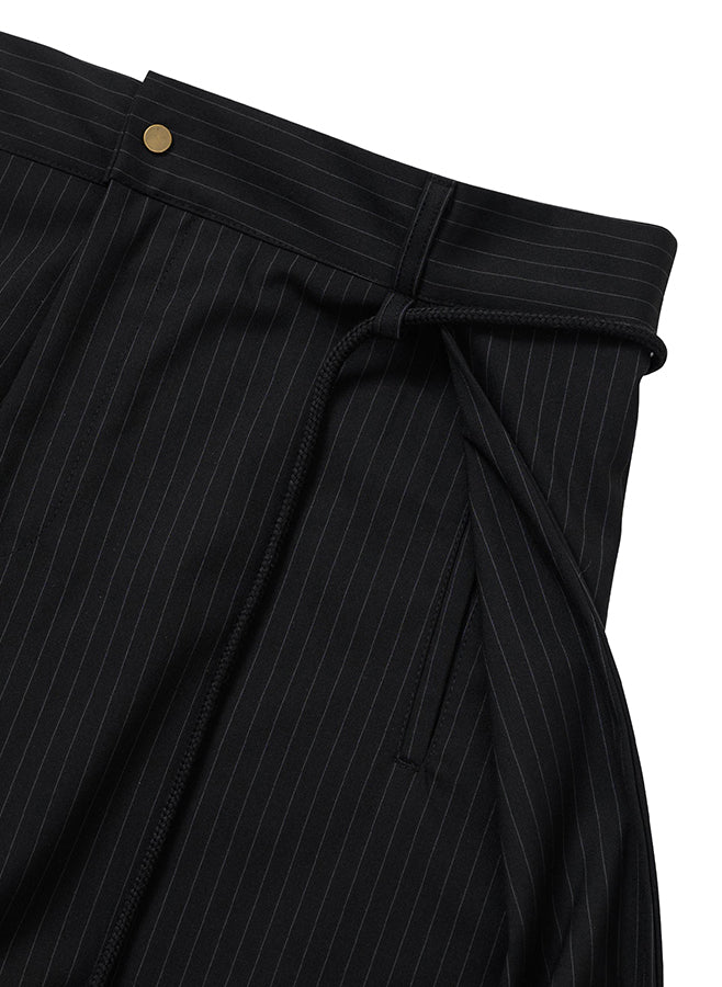 One Tuck Oversized Stripe Trousers BLACK