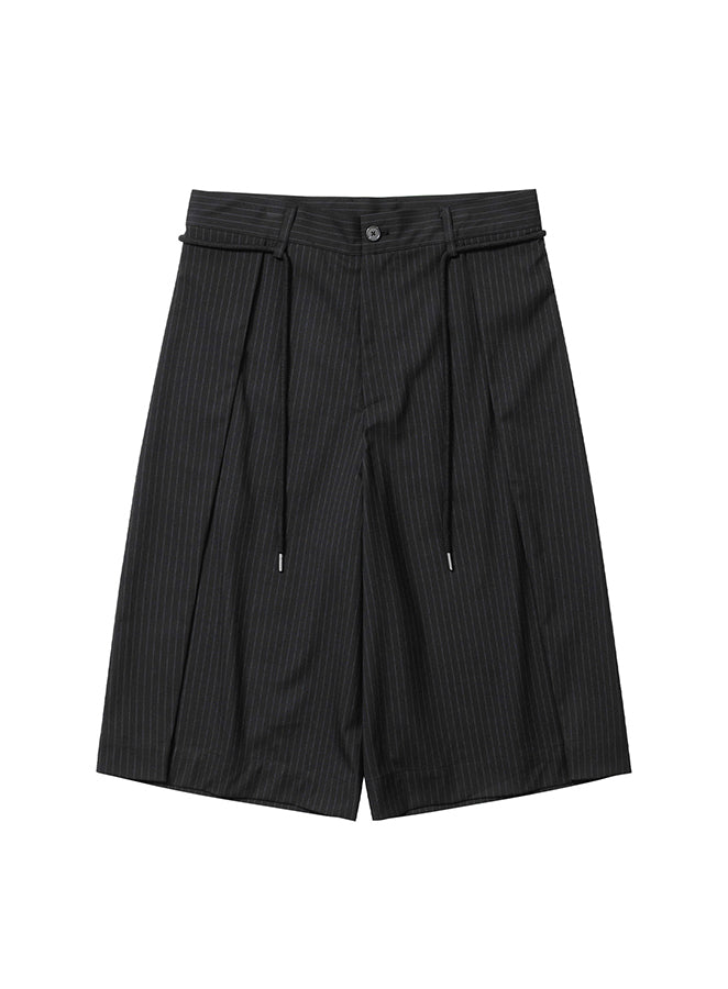 One Tuck Stripe Bermuda Pants BLACK