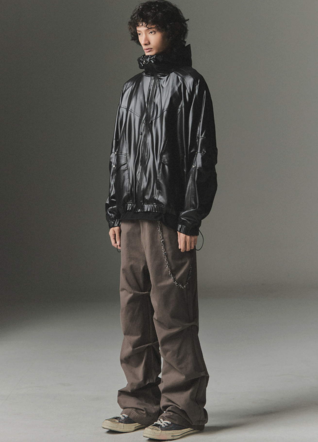Gloss Highneck Raglan WIndbreaker BLACK