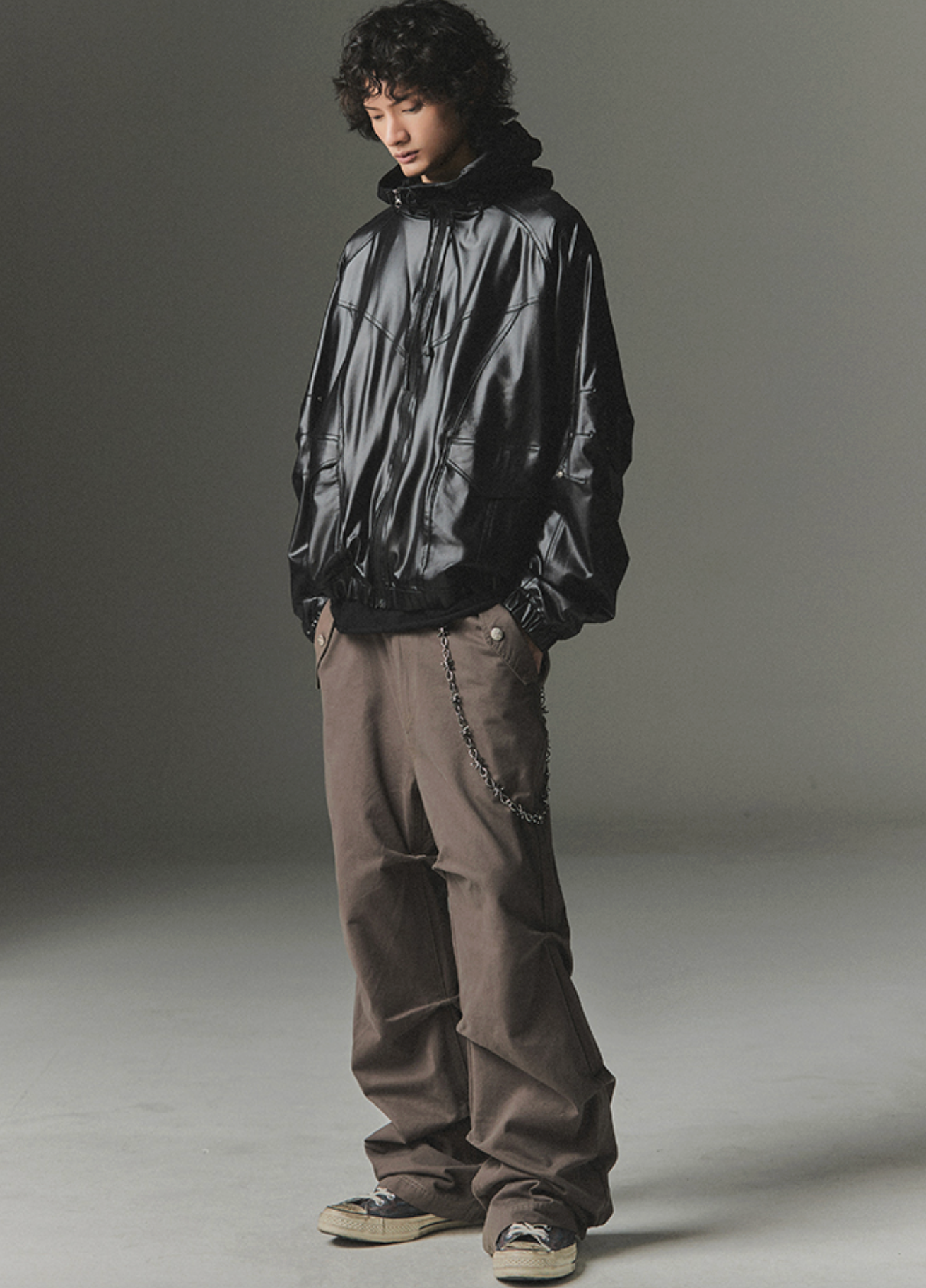 Gloss Highneck Raglan WIndbreaker BLACK