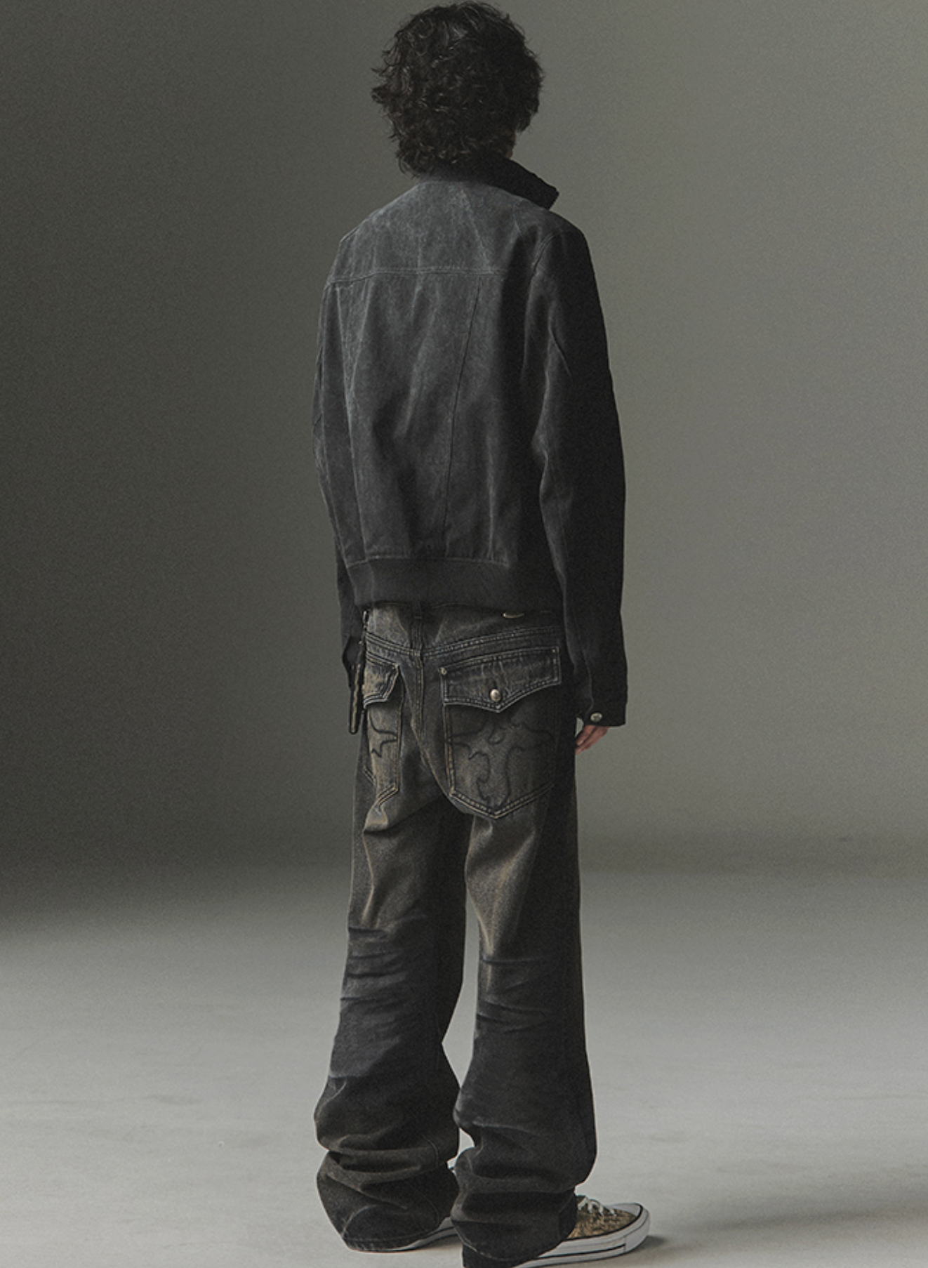 Symbol Stitch Low Rise Flare Fit Denim Pants BLACK