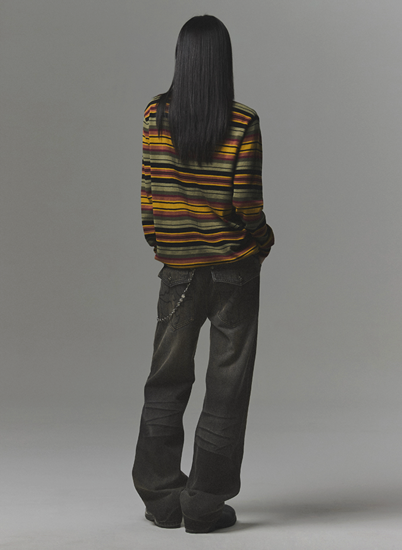 Symbol Stitch Low Rise Flare Fit Denim Pants BLACK