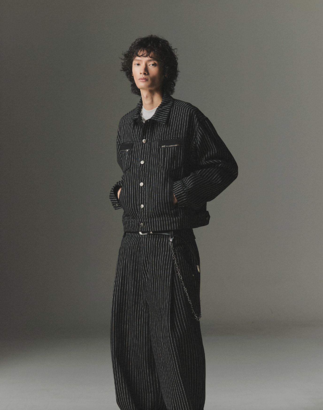 4 Symbol Pendant Stripe Denim Jacket BLACK