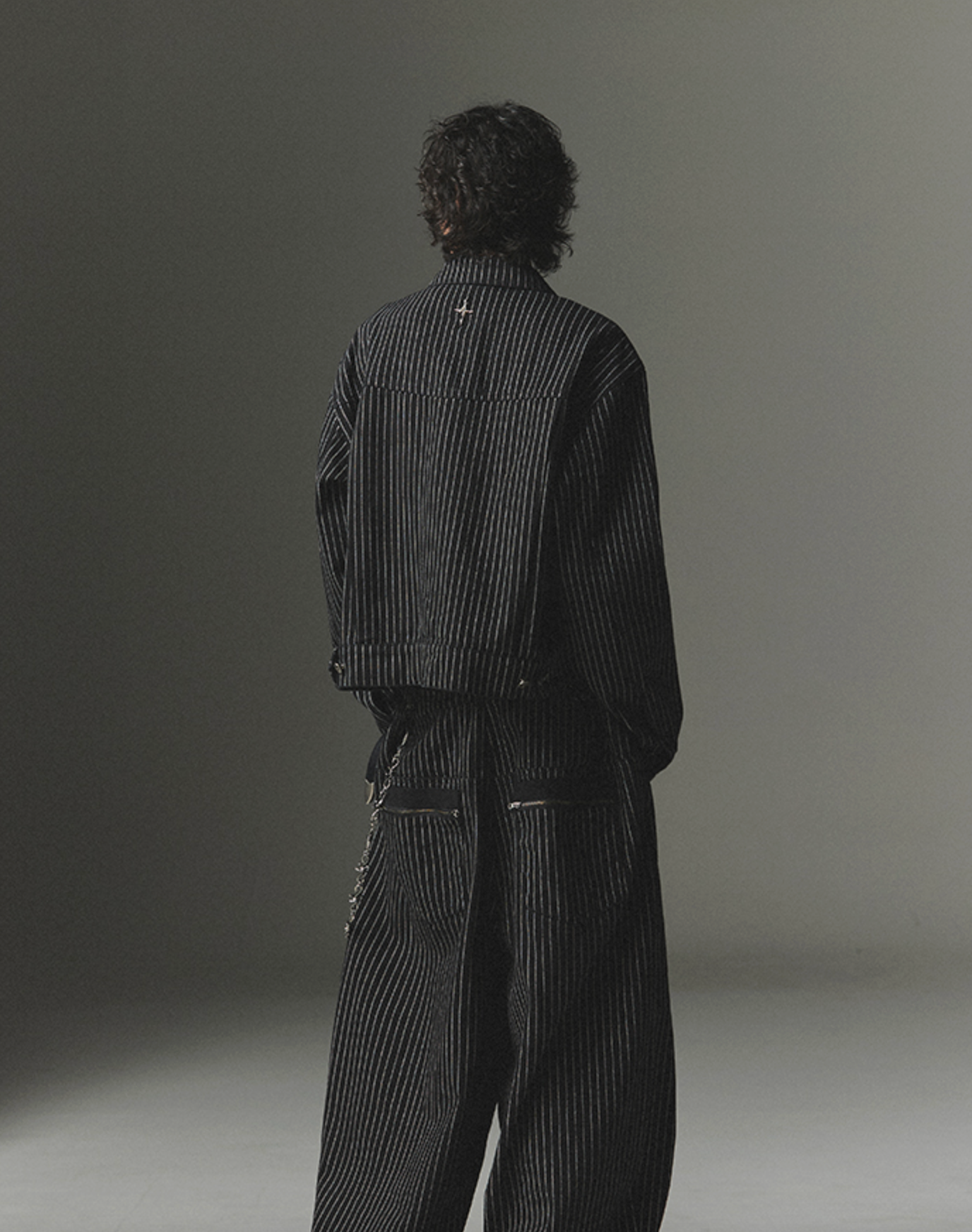 4 Symbol Pendant Stripe Denim Jacket BLACK