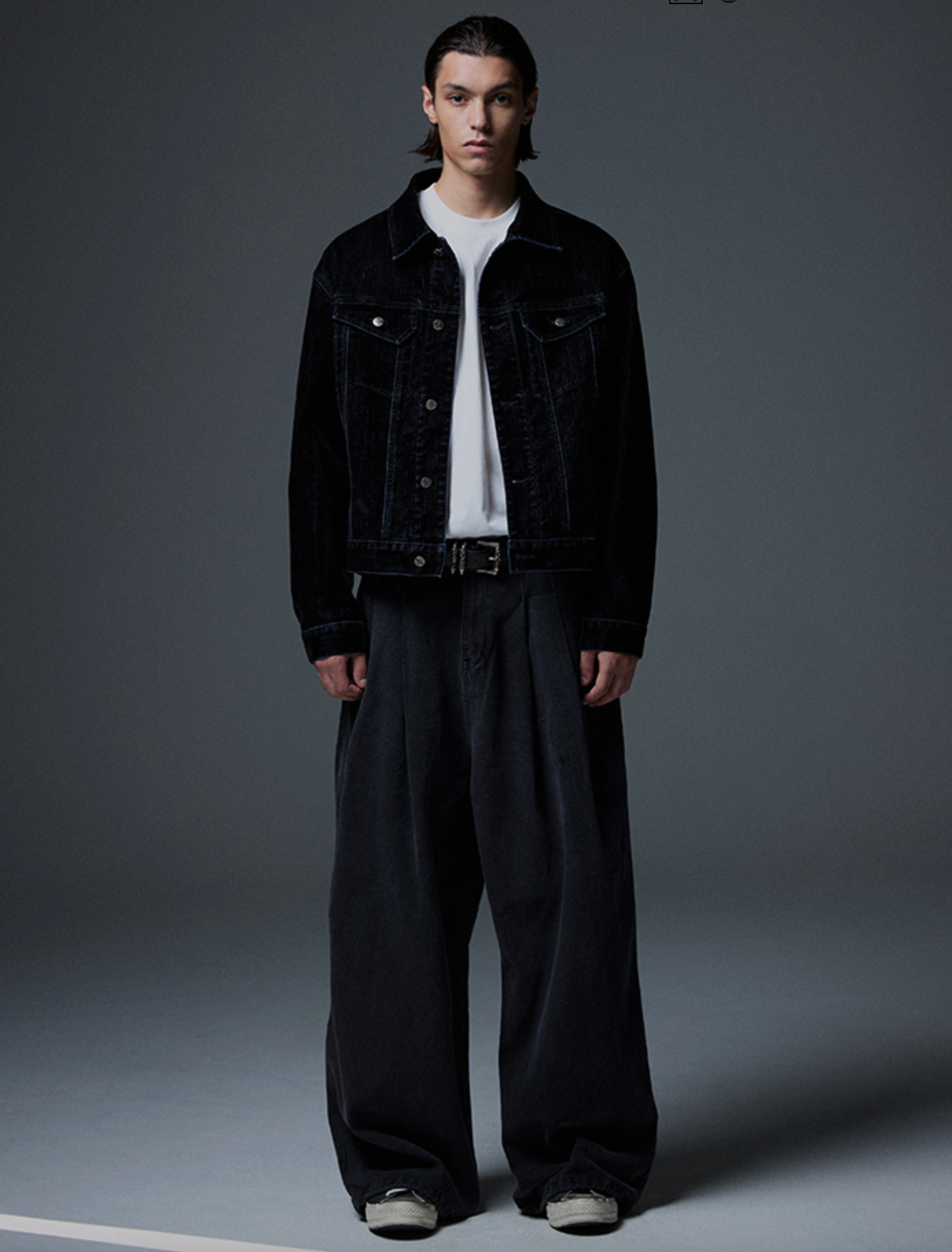 4 Symbol Velvet Like Denim Trucker Jacket BLACK