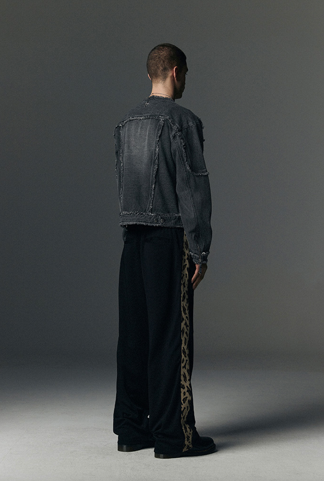 Cut Off Non-Collar Denim Jacket BLACK