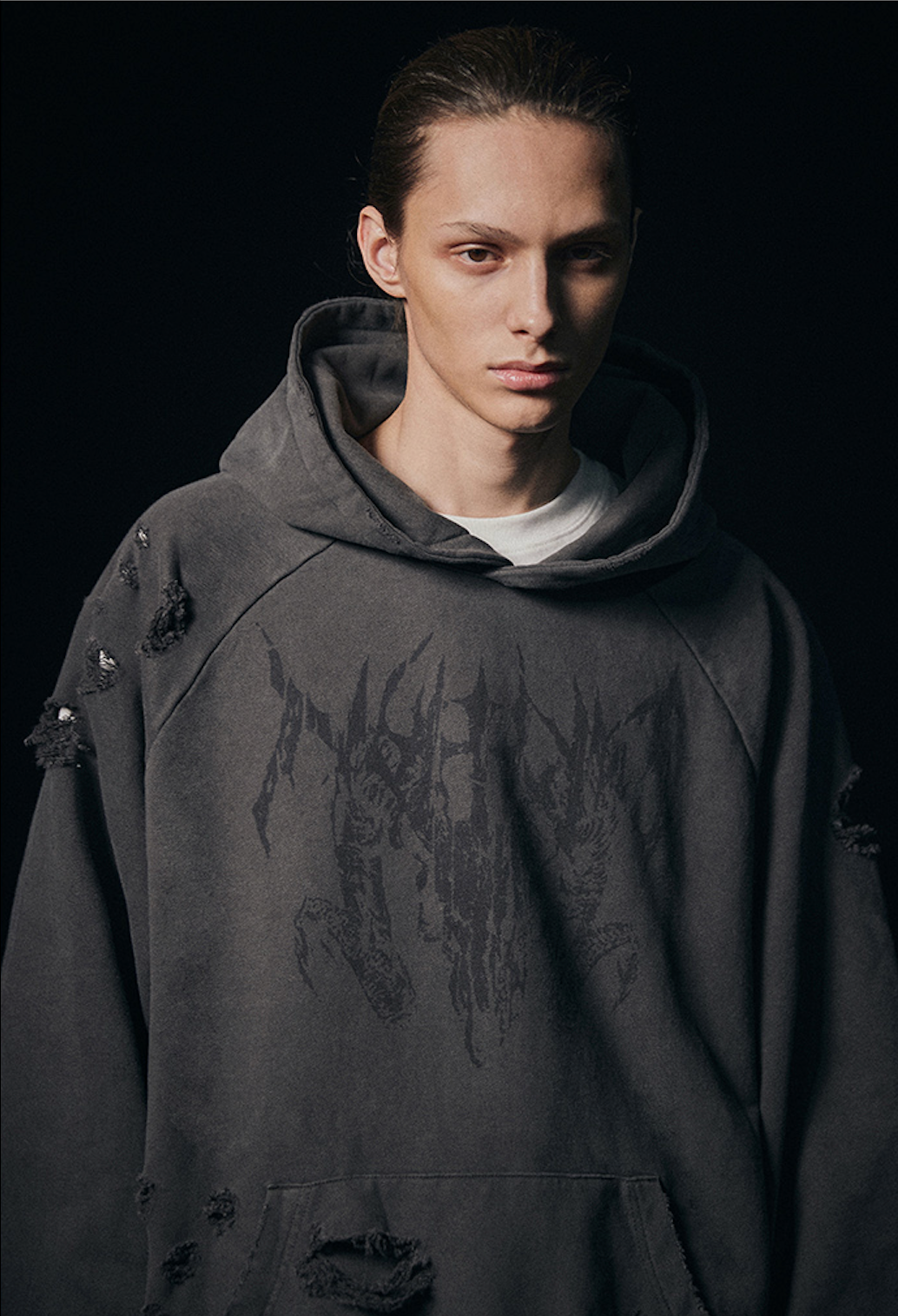 Destroyed Pigment Goat Pullover Hood CHARCOAL