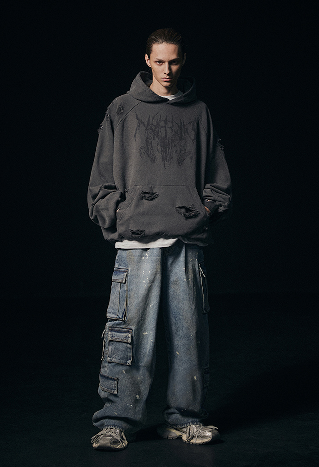 Destroyed Pigment Goat Pullover Hood CHARCOAL