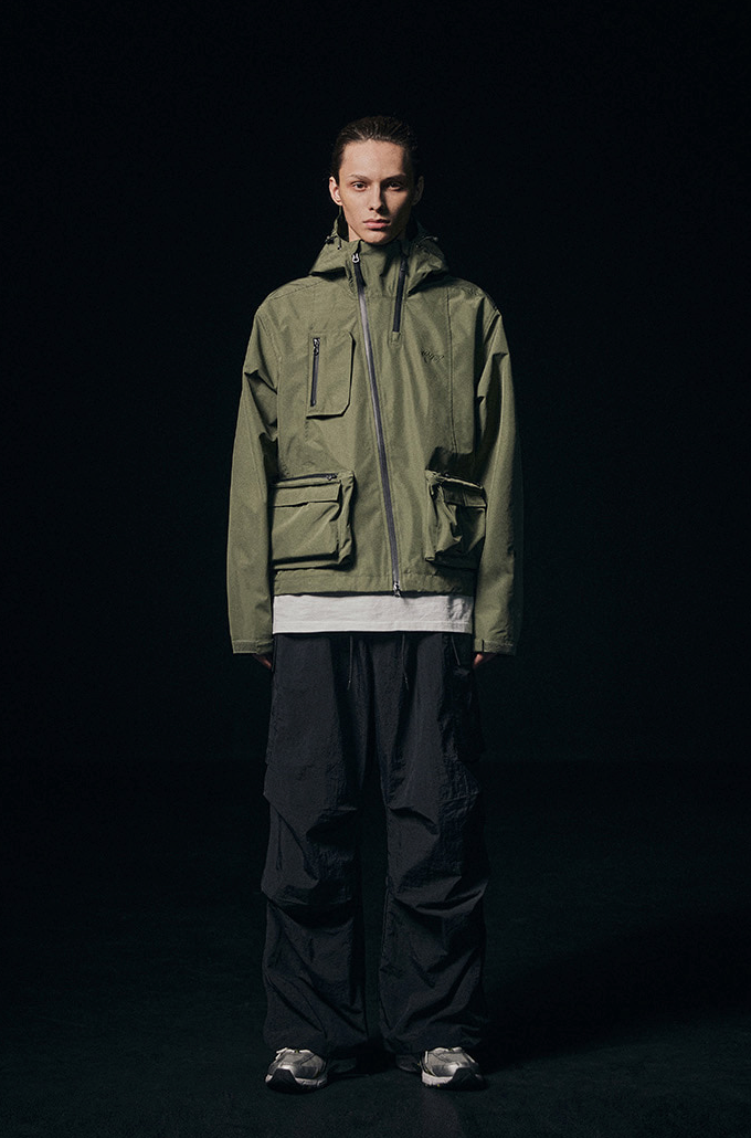 Parachute Nylon Cargo Pants BLACK