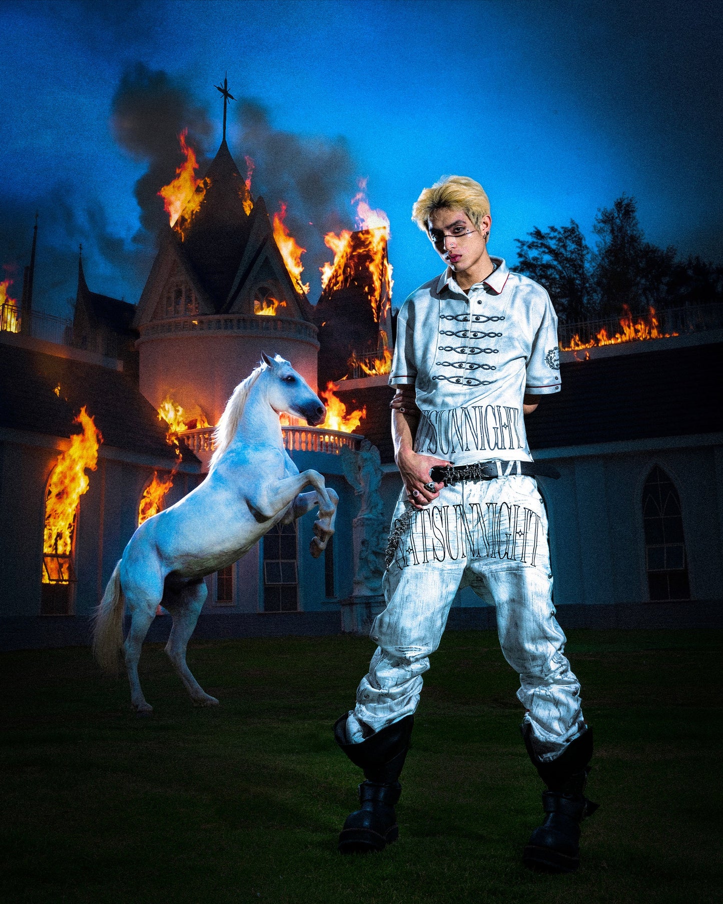 Lost in Castle Curved Denim Pants POLLUTED WHITE