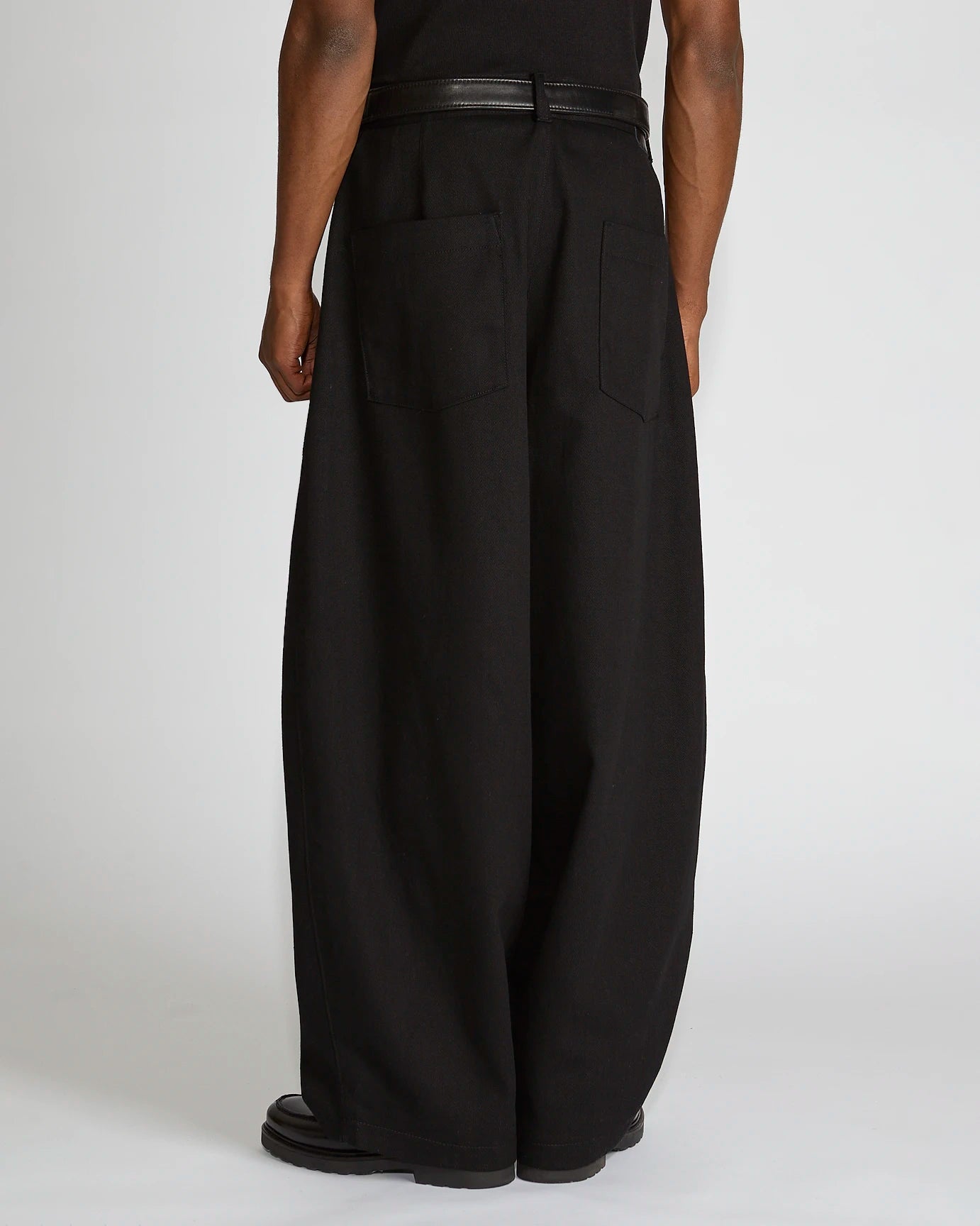 Double Pleated Denim BLACK