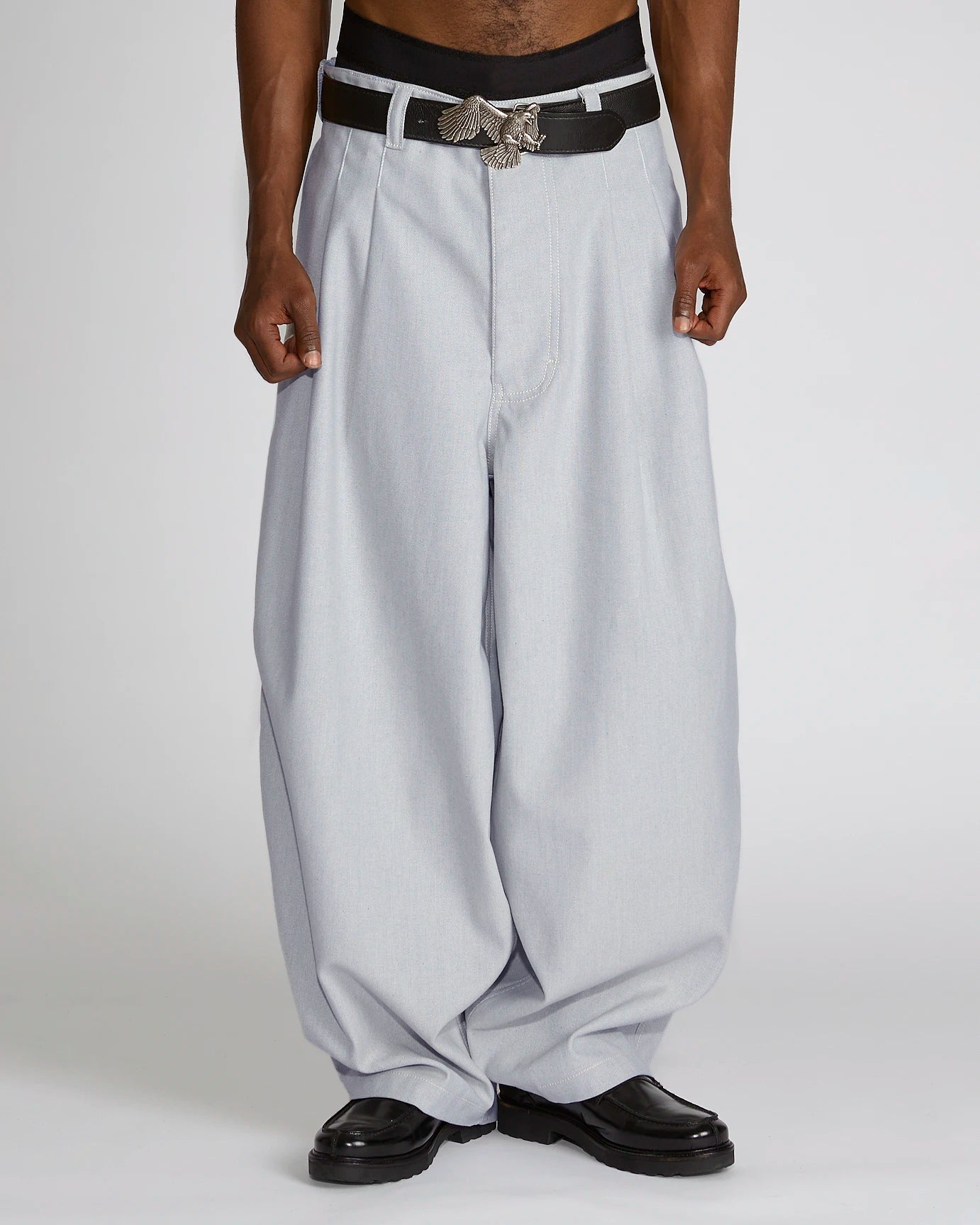 Double Pleated Denim LIGHT BLUE