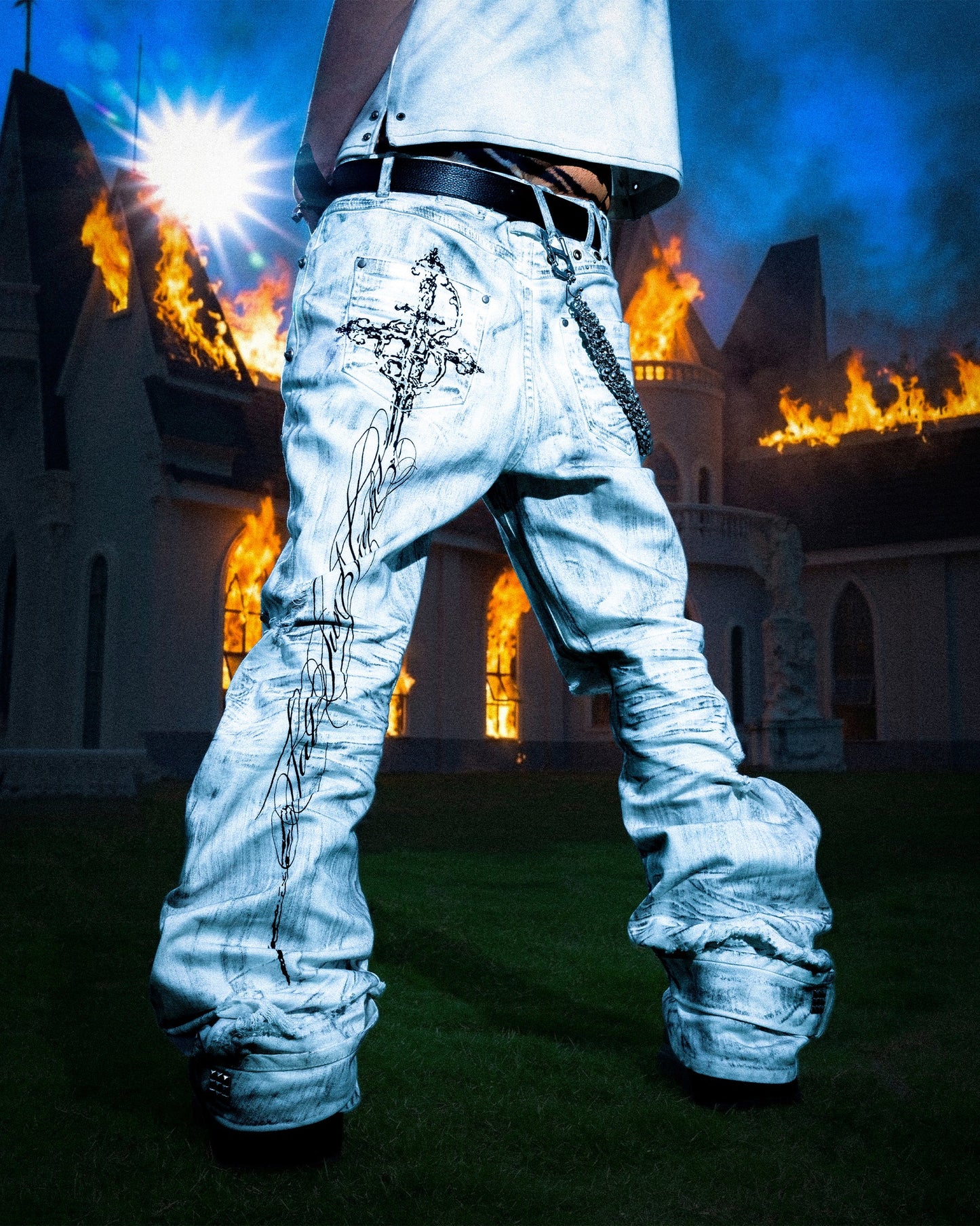 Lost in Castle Curved Denim Pants POLLUTED WHITE