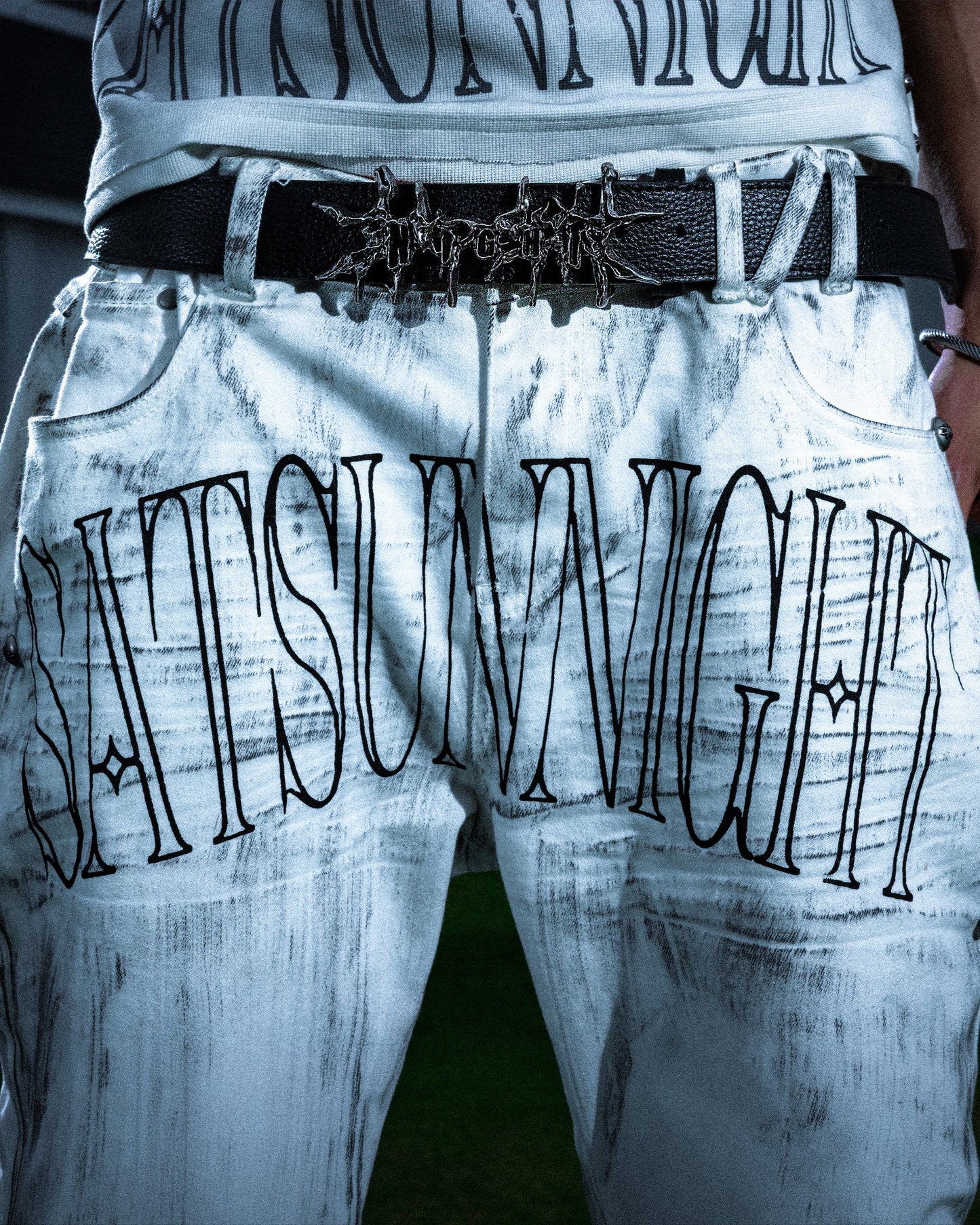 Lost in Castle Curved Denim Pants POLLUTED WHITE